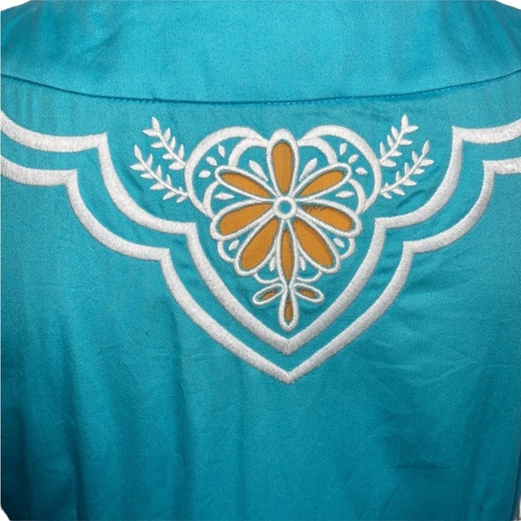 Lilly Pulitzer aqua dress with white stitching. Yellow underneath. Size 4 - Picture 7 of 12